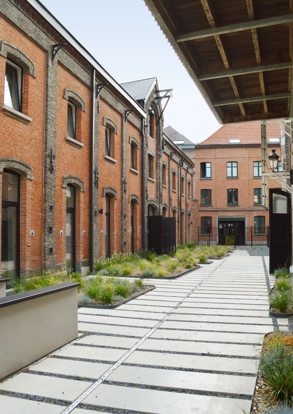 Inrichting gemeenschaps- en kantoorruimte