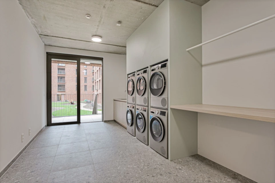 Inrichting gemeenschappelijke ruimte en business flats