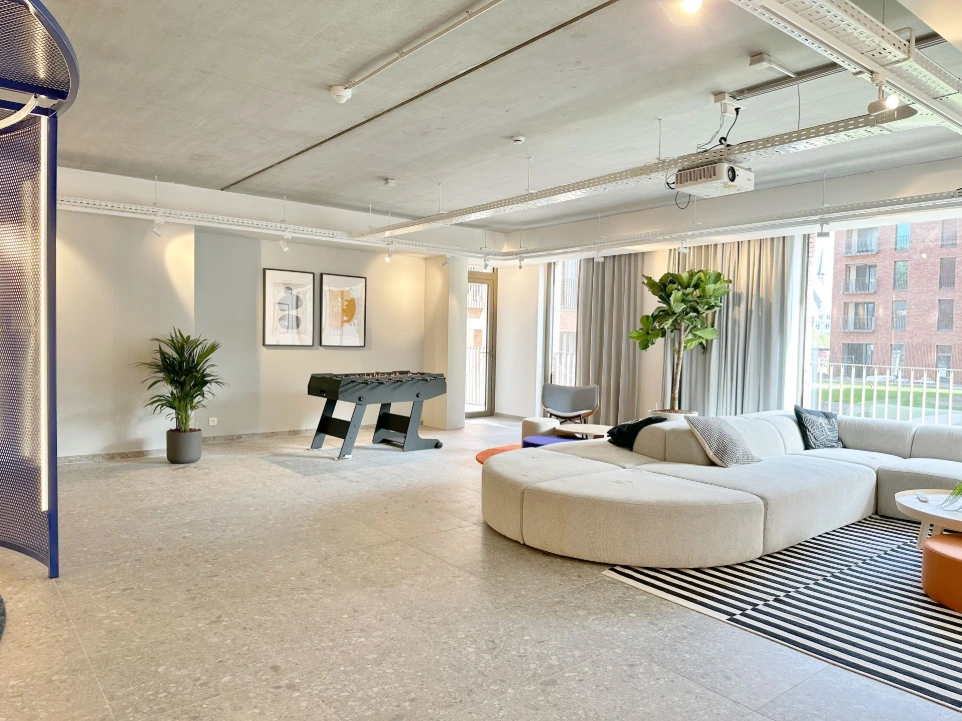 Inrichting gemeenschappelijke ruimte en business flats